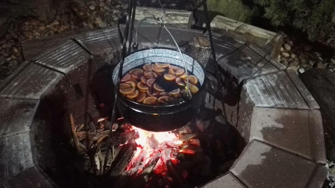 Nyirjes Vendégház Balassagyarmat Esterno foto