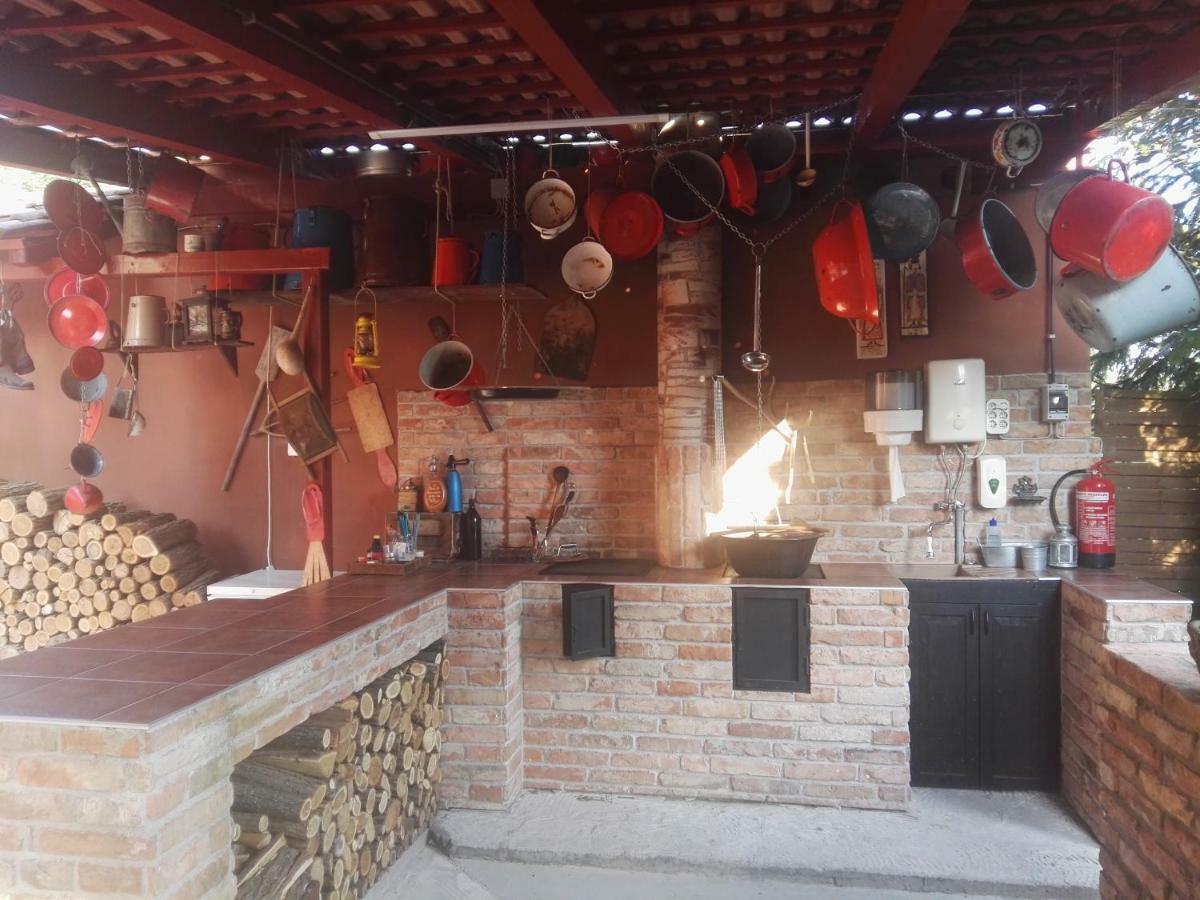 Nyirjes Vendégház Balassagyarmat Esterno foto